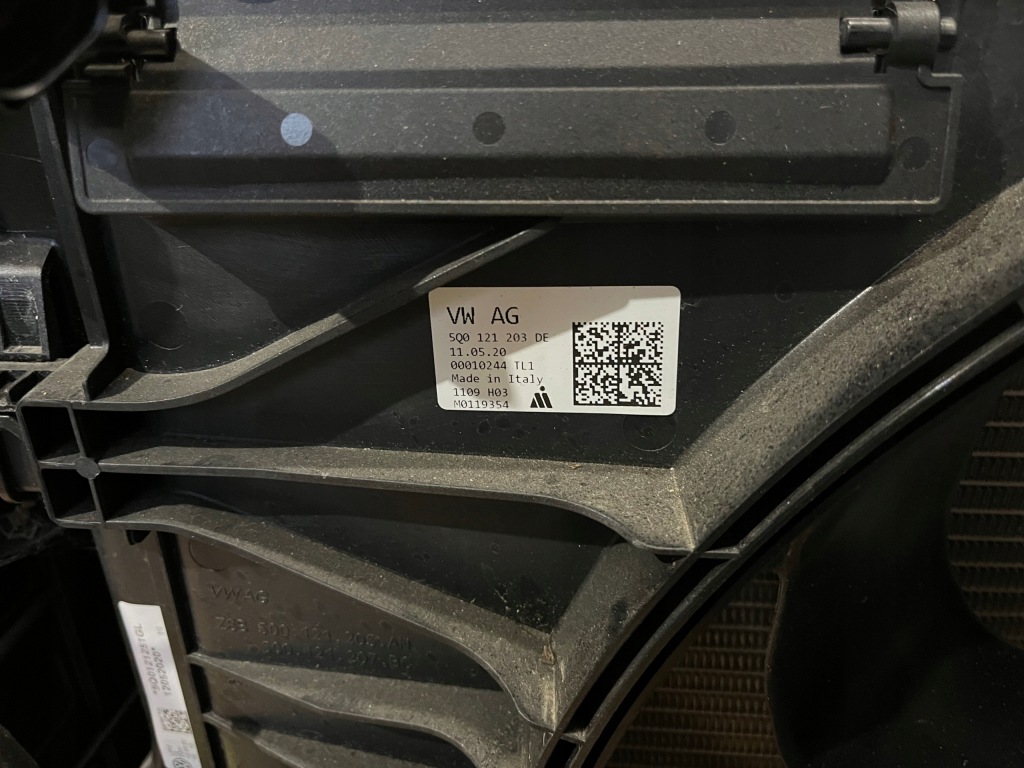 Купити Audi q3 83a 35 tfsi 150 km ремінь pelka радіатор вентилятор 5q0121203de 2019-