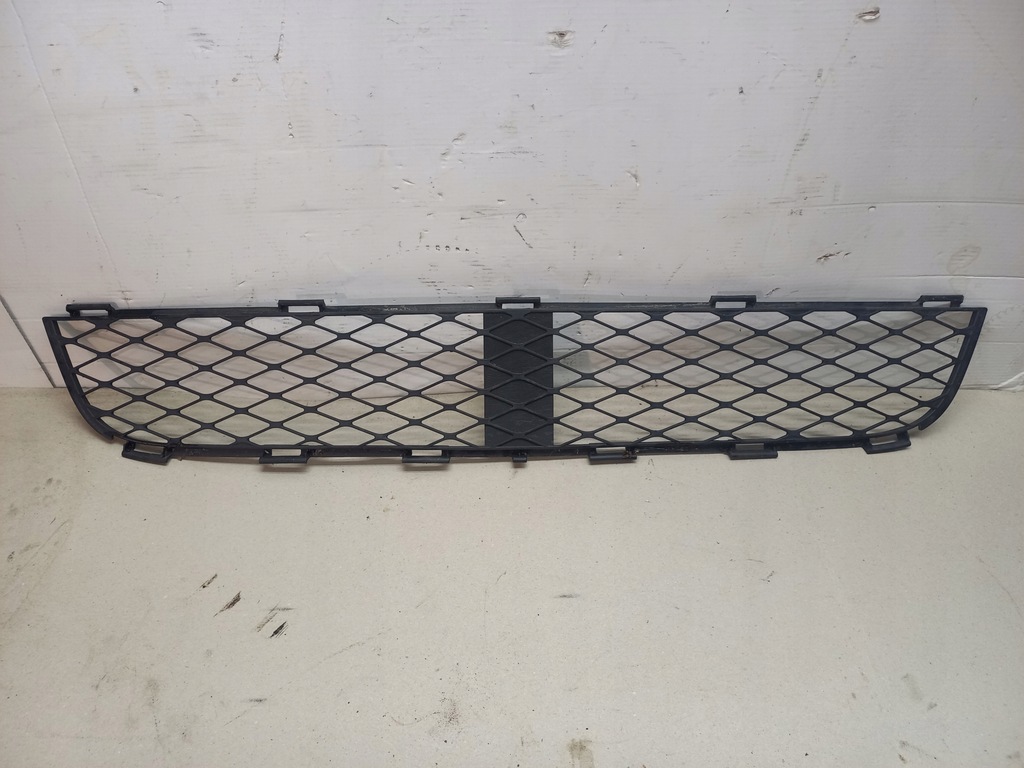 фото №1, Toyota yaris verso решётка заглушка решётка радиатора сетка бампер перед lifting