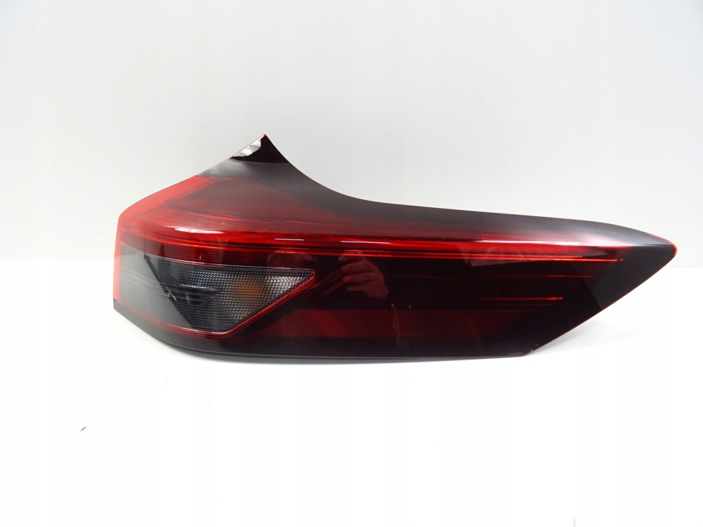 фото №1, X-trail iv t33 1.5 vc-t e-power лампа задня права задня led 2022/09 -