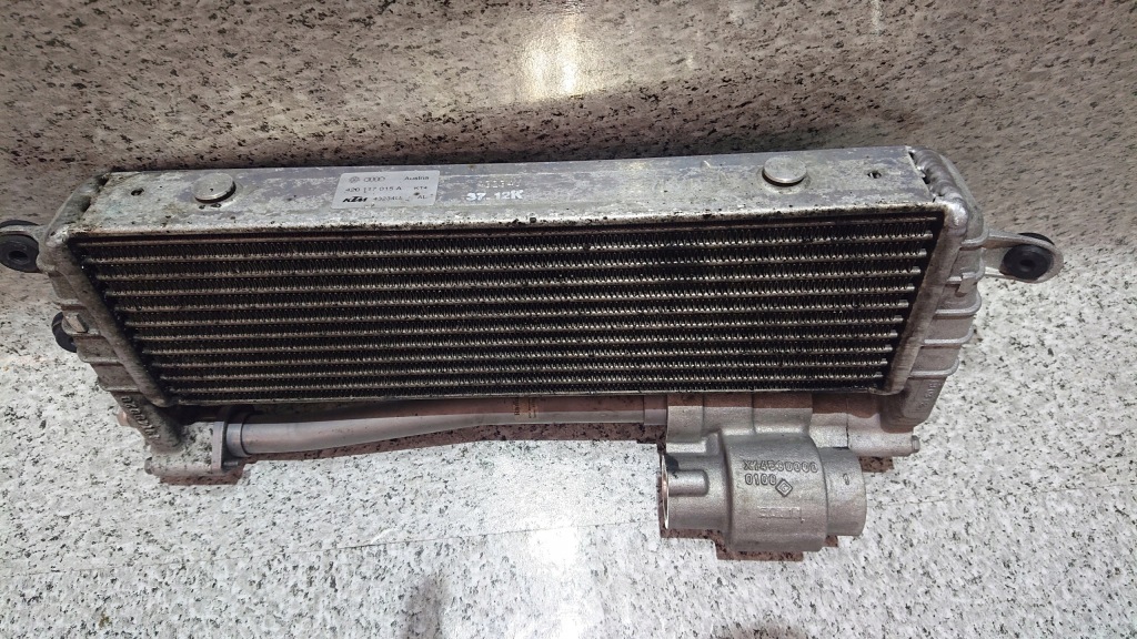 фото №3, Радиатор масла audi r8 420117015a
