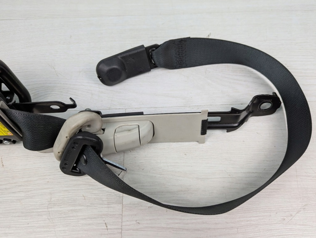 фото №4, Pas безпеки mazda 6 0589p1000146