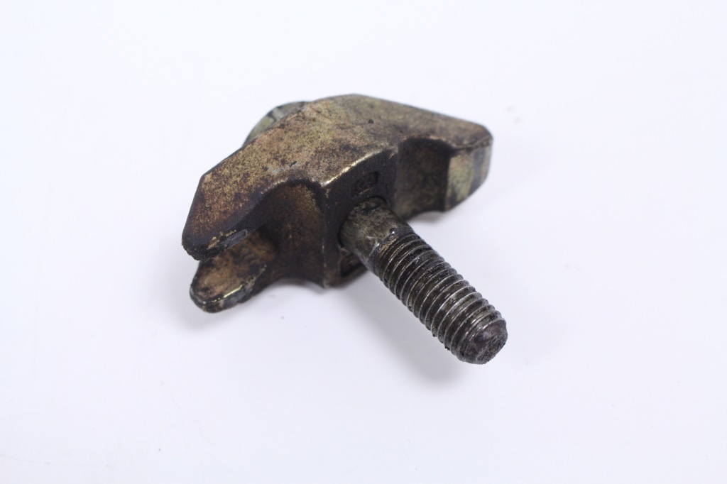 фото №3, Подножка кронштейн форсунок cabstar 99-06r.3.0d