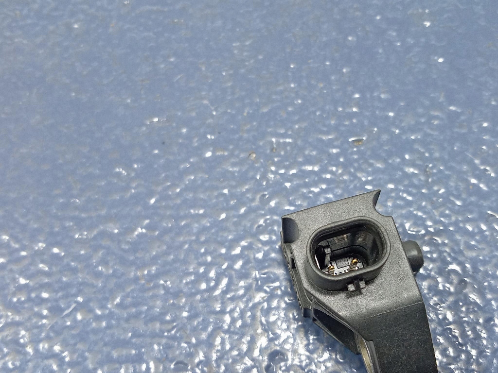 Bmw x6 g05 g06 датчик ударний 9341546 в Україні