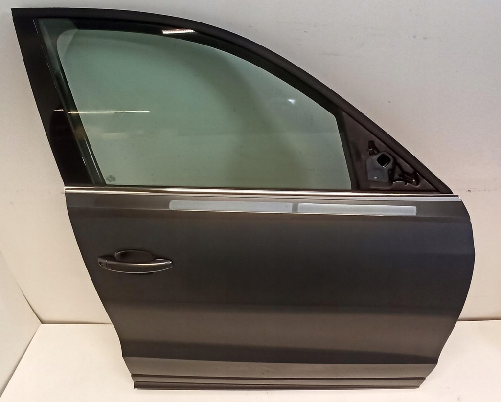 фото №1, Audi q5 дверь правый перед lz7s