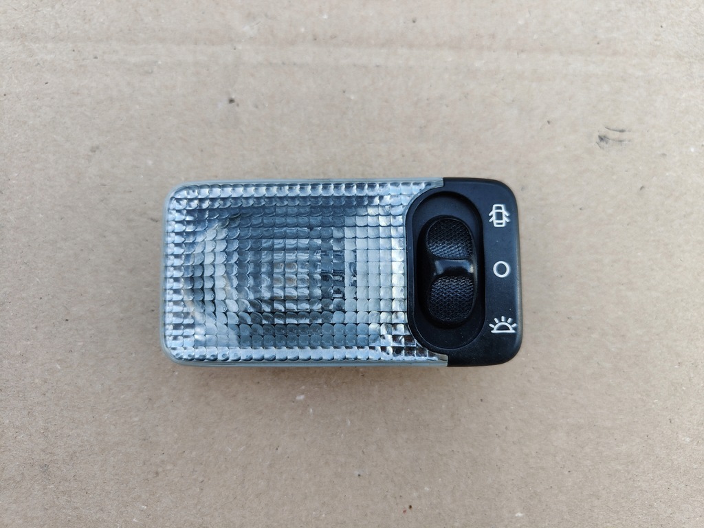 фото №1, Лампа освещение салона citroen c1 peugeot 107