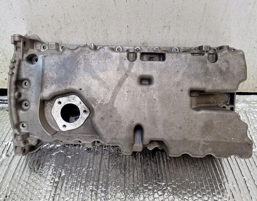 Купити Volvo 2.4diesel 30777966 09-14 піддон масляна