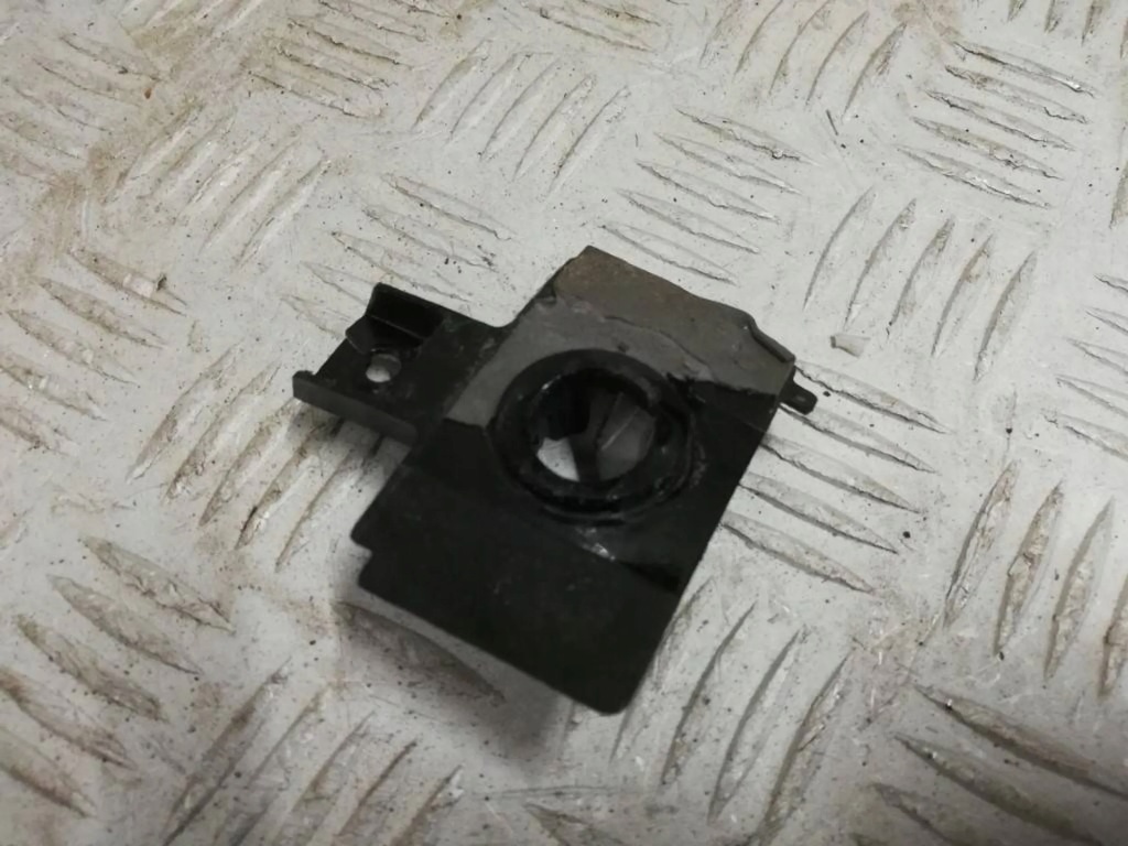 фото №1, Opel corsa f кронштейн датчика pdc