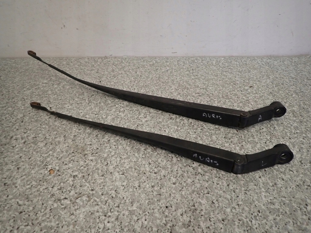 фото №1, Toyota auris 06-12 рычаг дворники правое