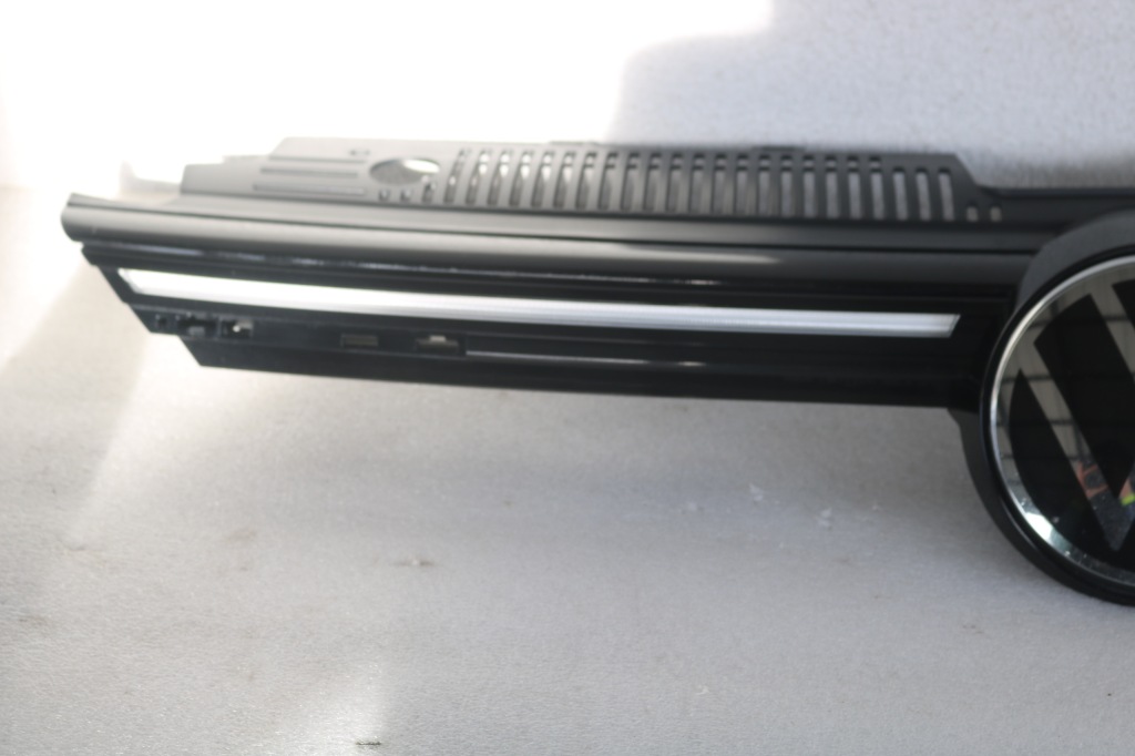фото №1, Vw golf 8 viii led решётка радиатора решётка радиатора 5h0853653 5h0853651