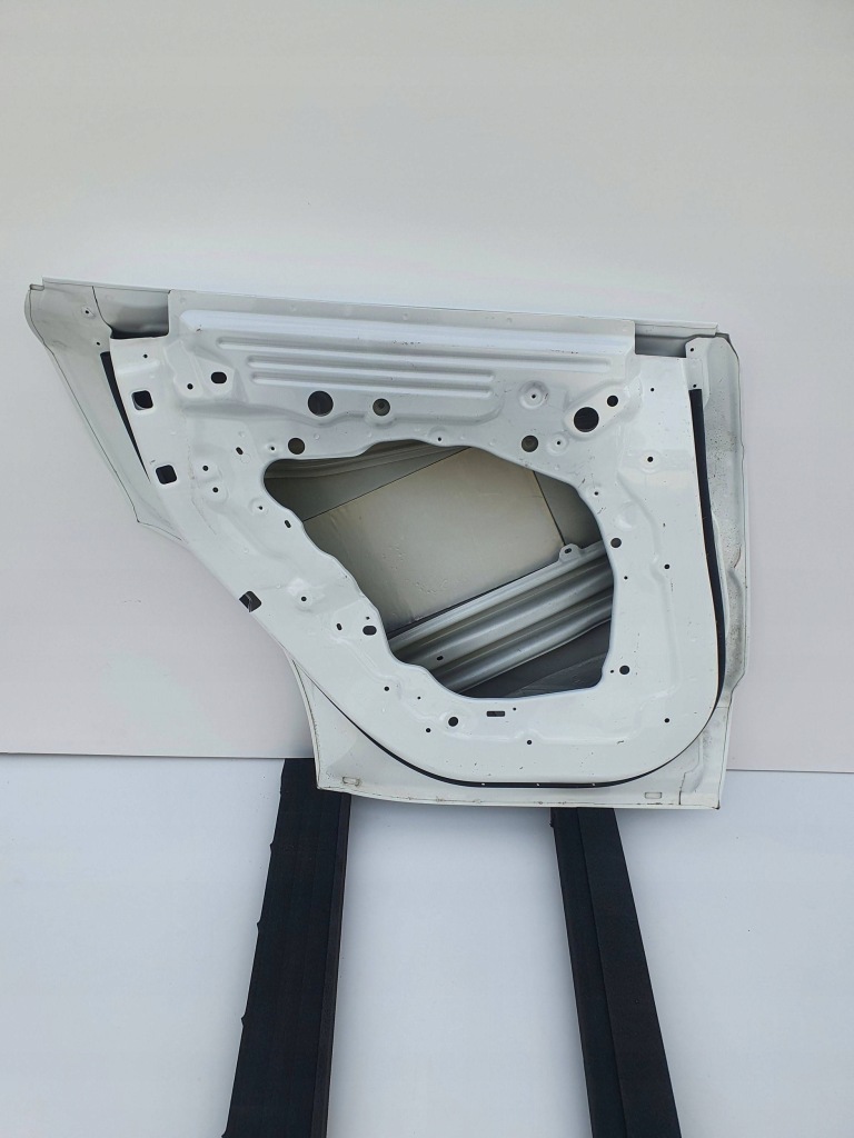 Купить Tesla model y дверь задняя левая сторона левое  задняя 1493599-00-a