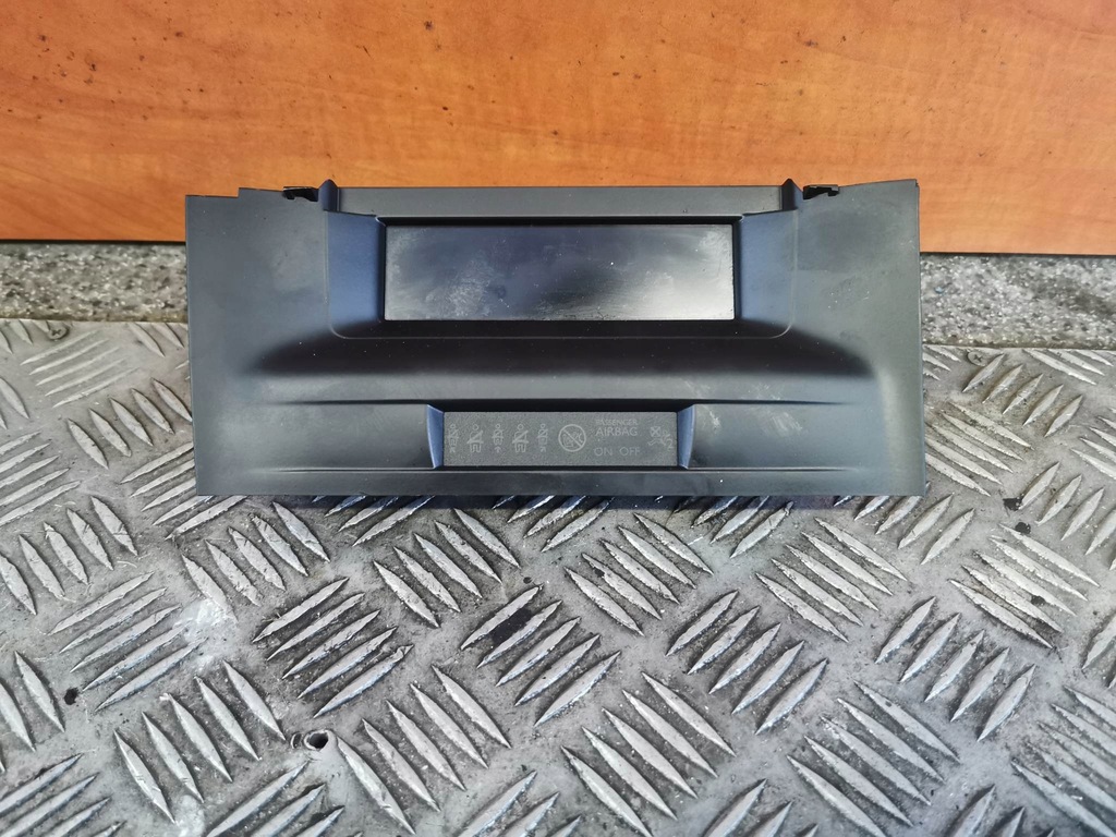 фото №1, Дисплей радио citroen ds4 оригинальный номер 9673952580-00