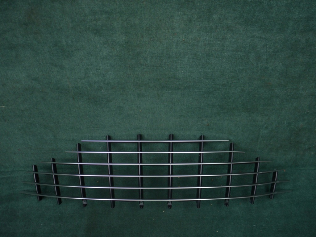 фото №1, Решётка радиатора silver кронштейн aston martin dbx v8 2020-