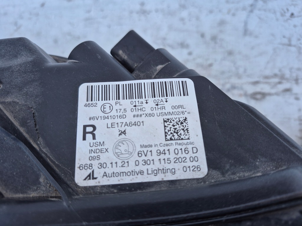 фото №8, Лампа правый перед skoda fabia iii lift 6v1941016