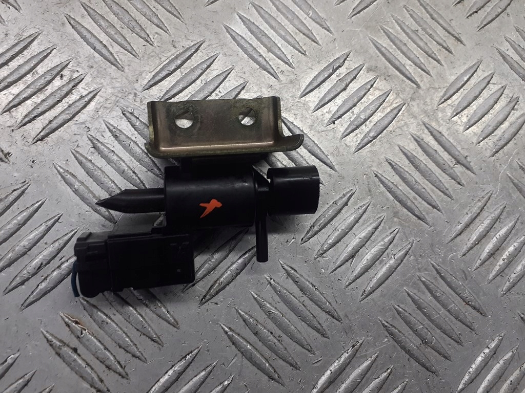 фото №1, Клапан вакуумa mazda premacy 2.0 k5t49090