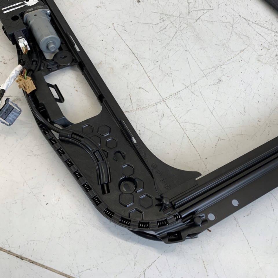 Шторка панорами люк чорна електричний audi a6 c8 4k універсал 22r Недорого