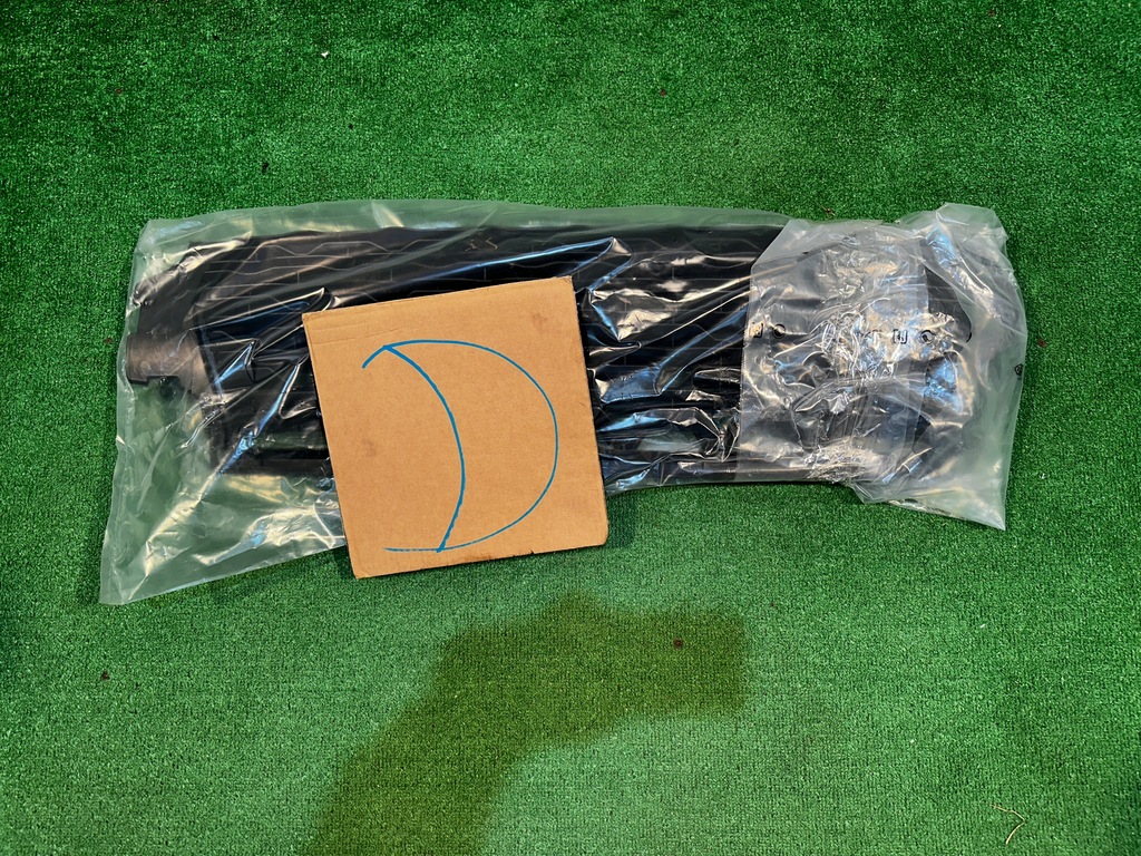 фото №8, Dacia duster ii решётка средняя бампера перед передняя 622544890r