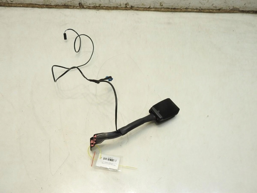 фото №7, Кліпса поперечина безпеки правий перед vw passat b7 3aa857756d