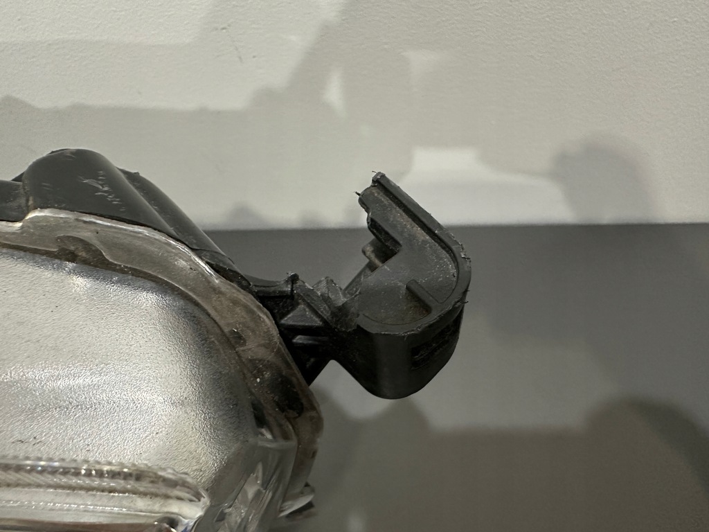 фото №9, Toyota hilux viii лампа правая led europa