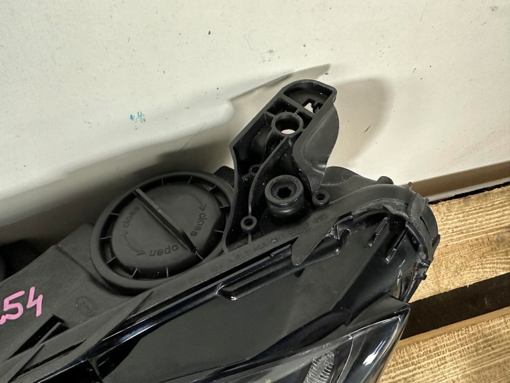 Фара перед передня ліва opel insignia b 2 2 звичайна + led 39195641 європа в Україні