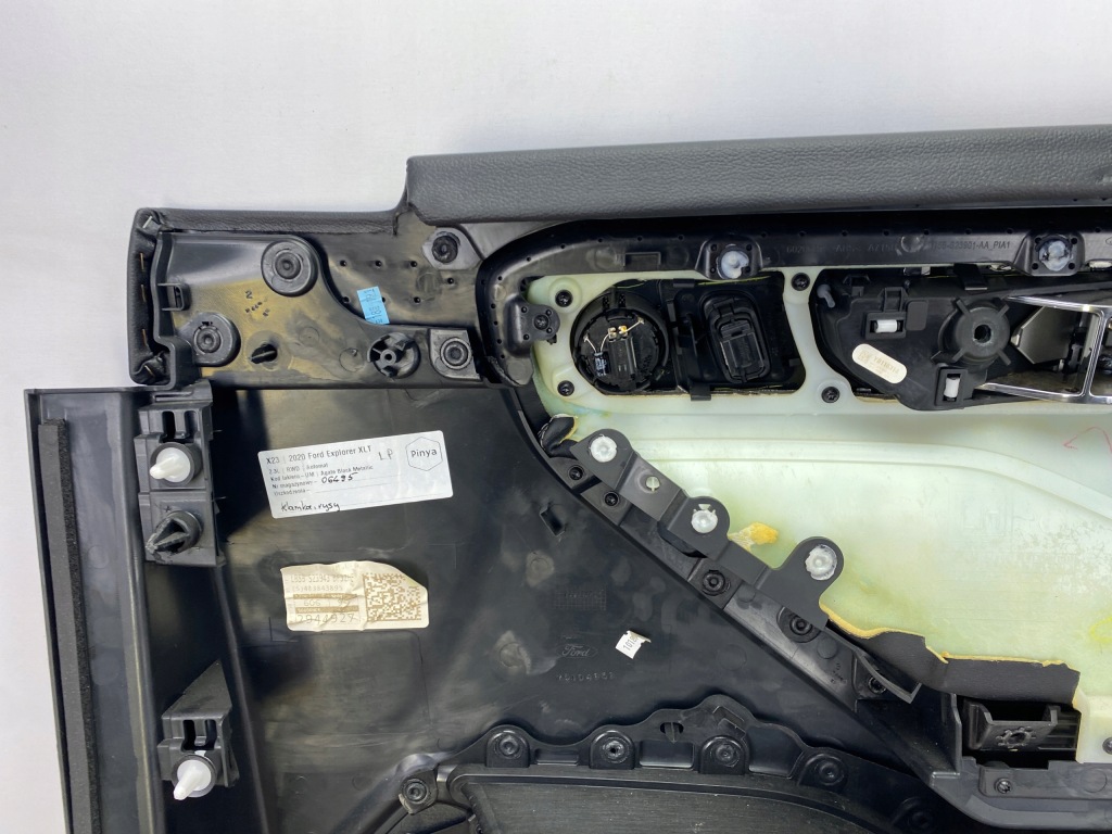 Обшивка двері лівий перед ford explorer vi 2020+ америка Зі Шроту