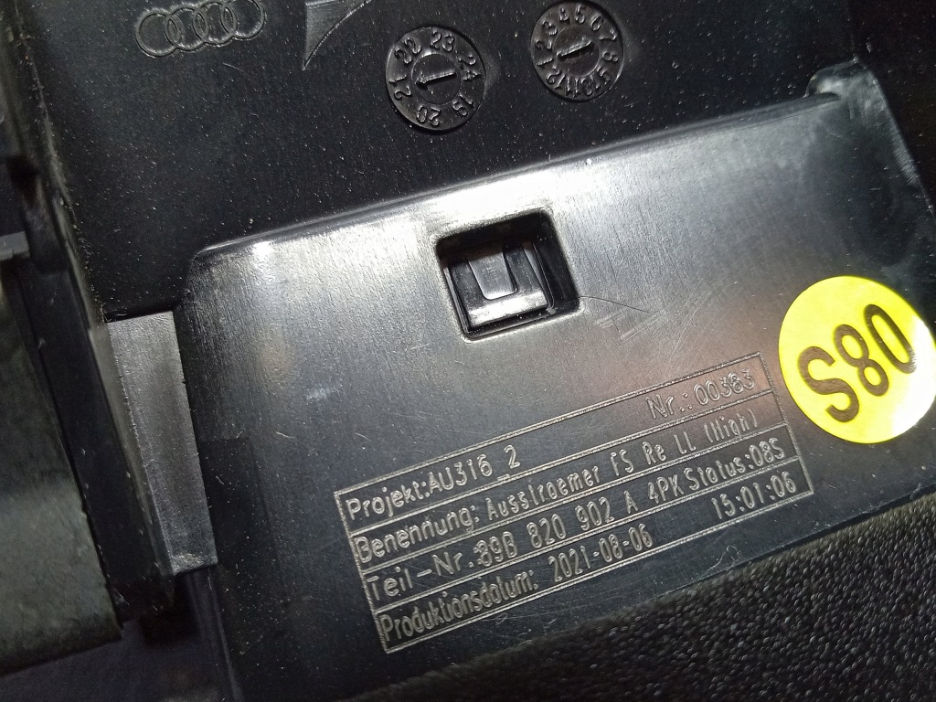 фото №5, Audi q4 e-tron решітка обдув повітря права 89b820902