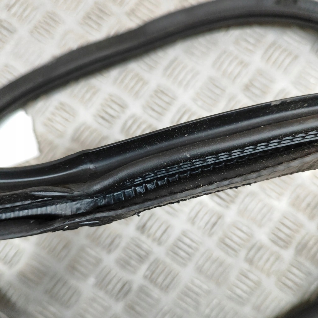 фото №6, Audi e-tron gt 2022 правая сторона прокладка дверь передних