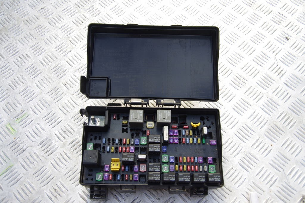 фото №6, Коробка запобіжників dodge durango iii jeep wk2