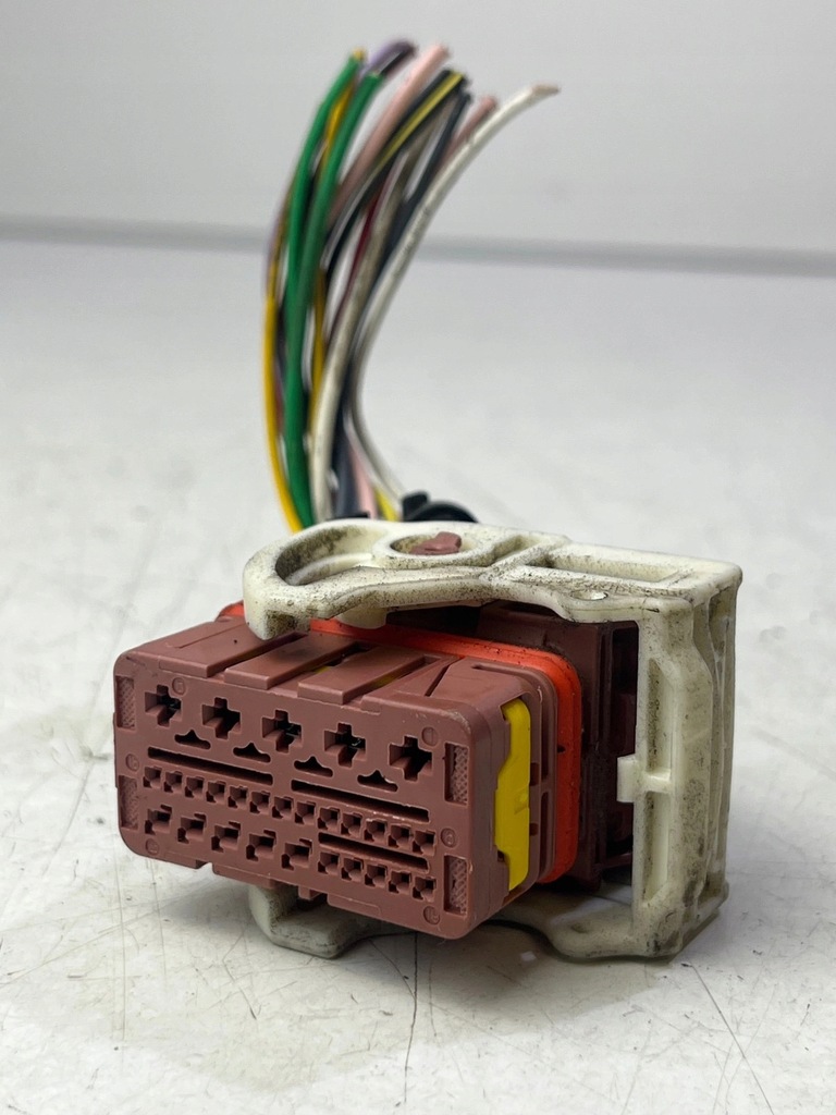 фото №7, Разъёмы штекер колодка коробка предохранителей bsm r03