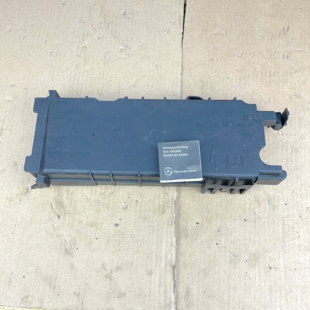 фото №8, Mercedes x117 w117 117 cla 1.6 cgi кришка коробка запобіжників