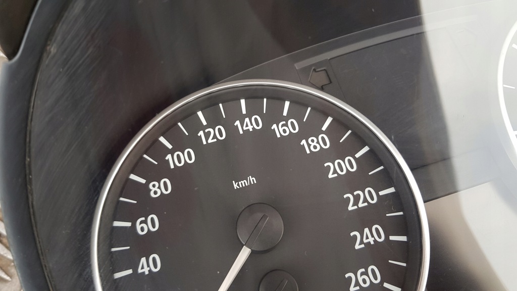 фото №8, Bmw e90 e91 2.0d счетчик приборная панель 1025350