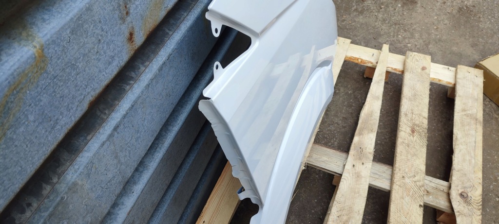 Крило правий перед dodge sprinter 906 od 01.2007r лак p01 arctic white Київ