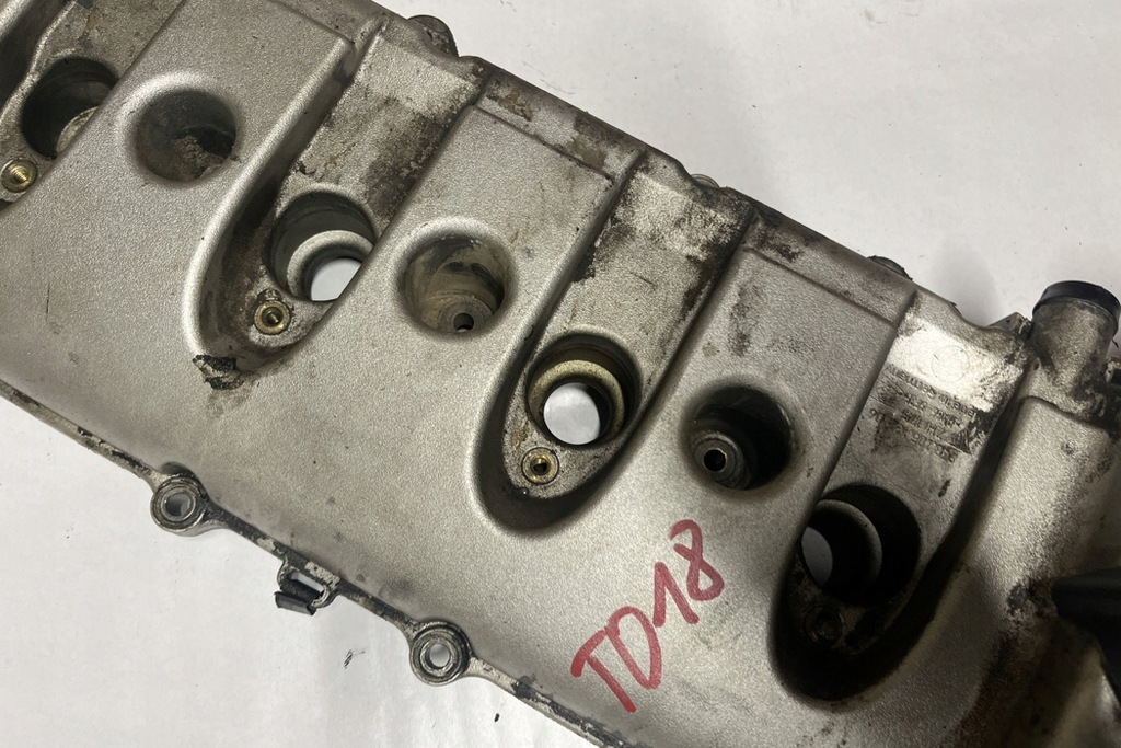 фото №8, Правая крышка клапанов porsche cayenne 9pa 94810513106 4.5l бензиновый 250kw