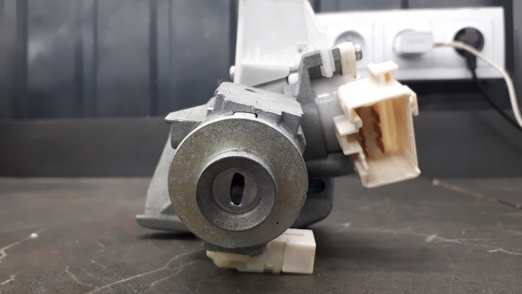 фото №9, N0502965 замок зажигания toyota auris i