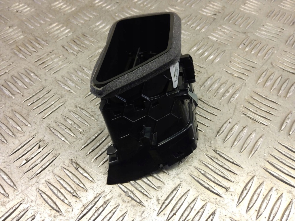 Opel mokka x 2023 форсунки / решётки обдув панели приборной панели Киев