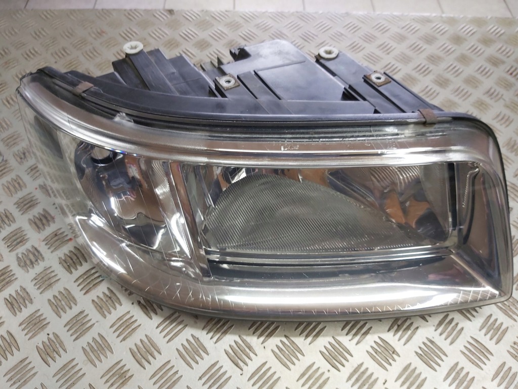 фото №1, Лампа правая передняя vw t5 transporter 2003r-