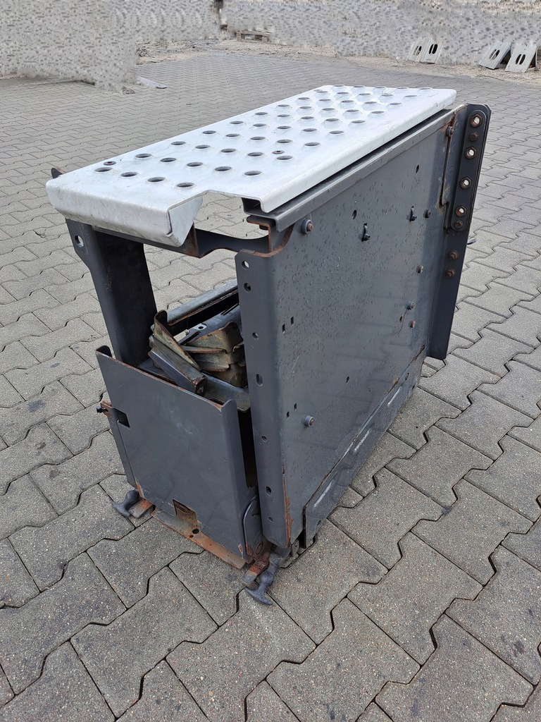 фото №1, Основание кронштейн коробка аккумуляторов renault magnum dxi