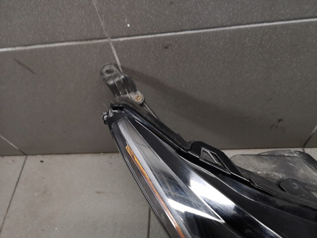 фото №11, Лампа правый перед lexus nx200t europa