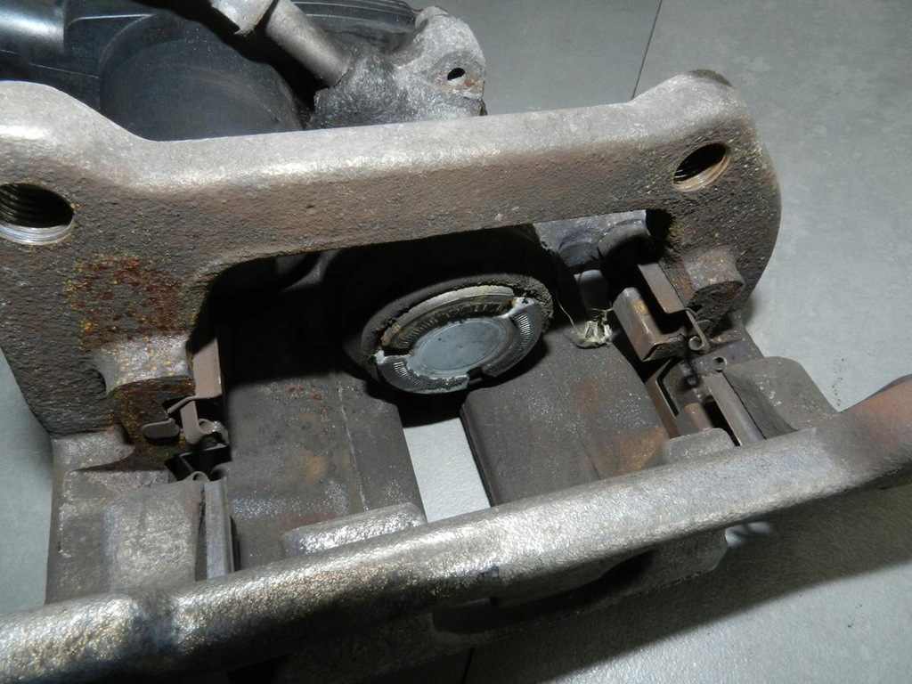 фото №6, Audi q5 8r супорт лівий задня 32347485