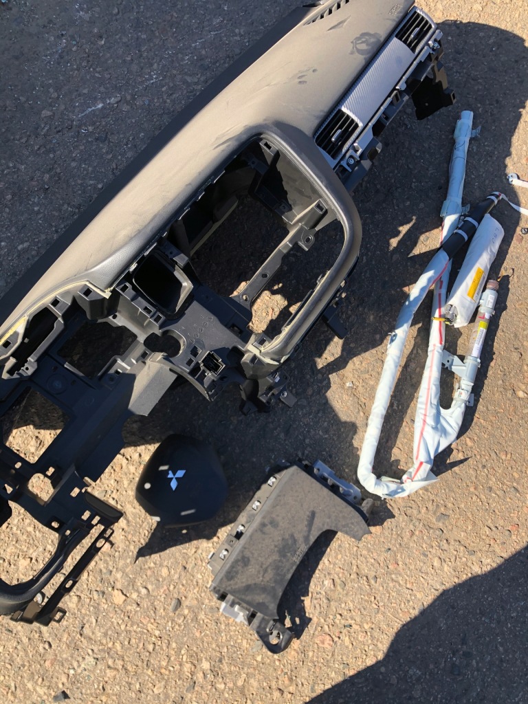 фото №1, Mitsubishi outlander консоль подушка безопасности подушки безопасности orygi