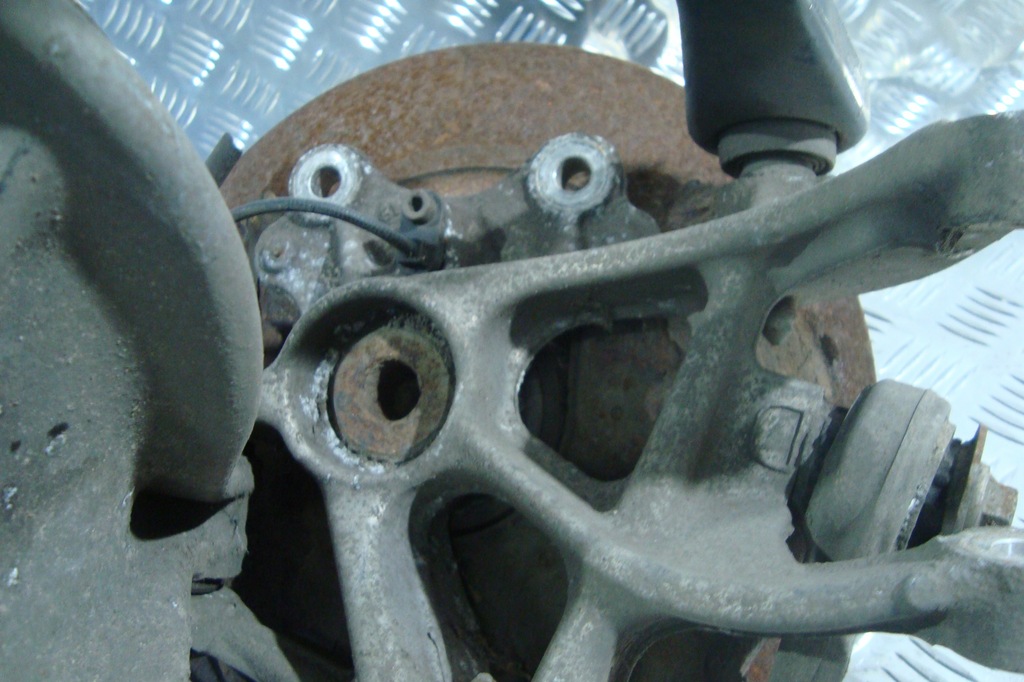 фото №5, Ступиця важіль правий задня підвіска peugeot 5008 09-17