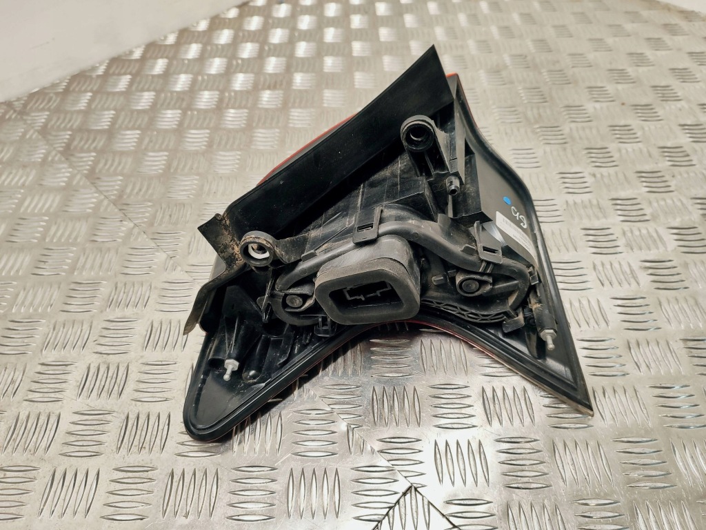 фото №7, Peugeot 3008 i 2015 права сторона лампа задня