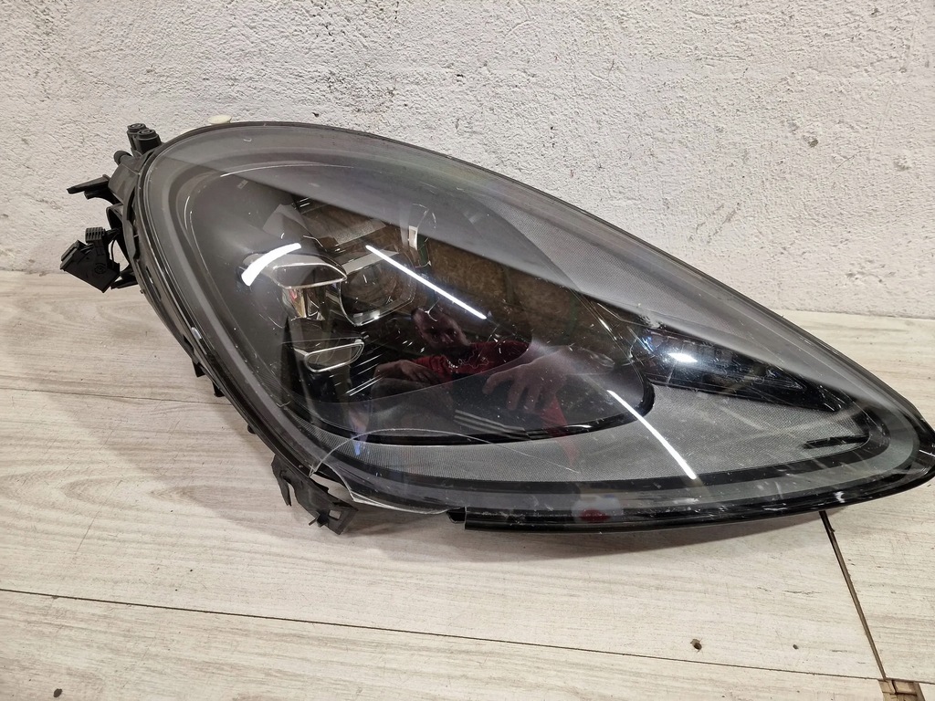фото №1, Porsche cayenne 9y0 full led лампа права перед