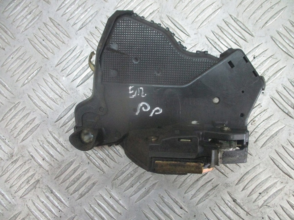 фото №1, Замок двері правий перед toyota corolla e12 2pin