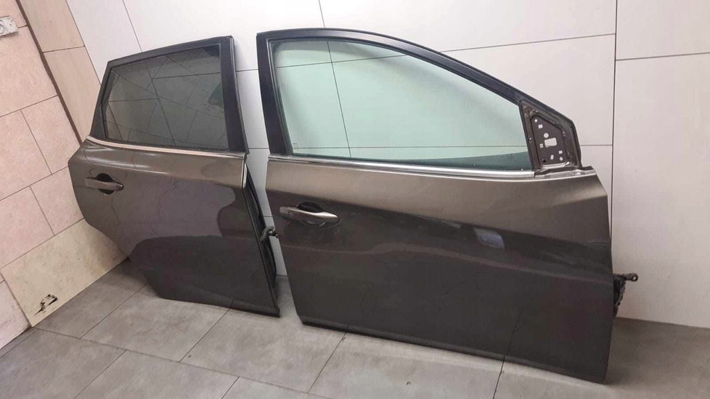 фото №1, Дверь правый перед правый задняя nissan pulsar 2017r.