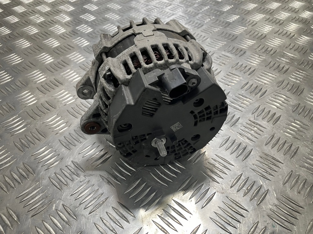 фото №1, Генератор mercedes gla x156 2.2 cdi 651930