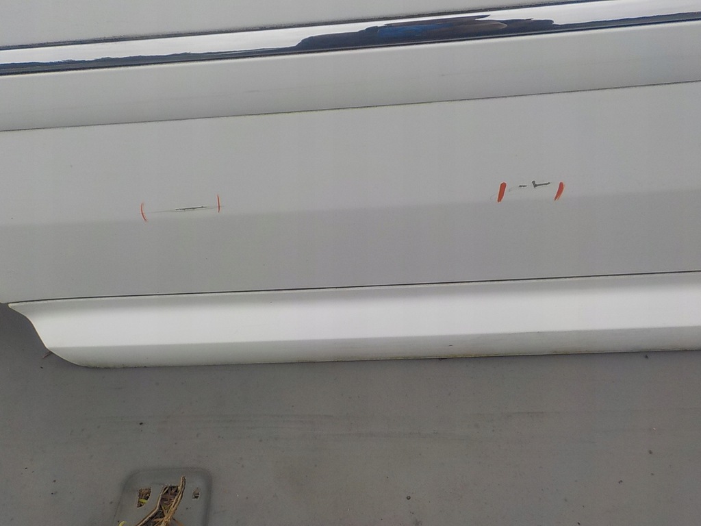 фото №3, Audi s8 a8 d3 дверь рамка правый задняя белый