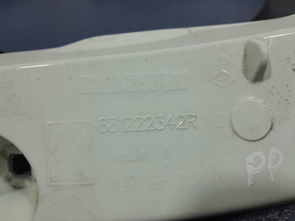 Clio 3 рестайлинг  крепления крепления крыльев перед 2 szt 631222342r ov369 Недорого