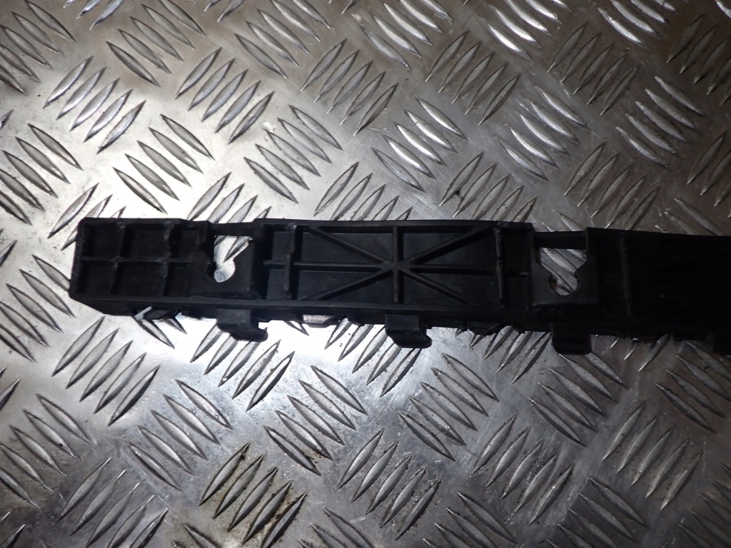 Кронштейн  бампера правий задні kia sportage iv 2018r 1.6 wd 86614-f1000 10794 Зі Шроту