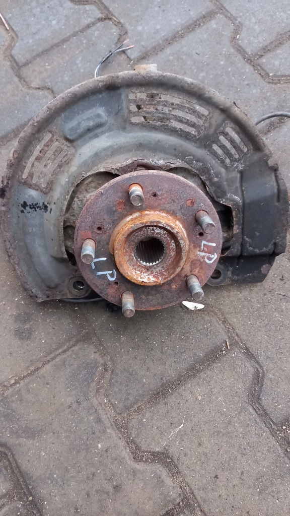 фото №1, Поворотний кулак ліва mitsubishi endeavor 04r 3.9b