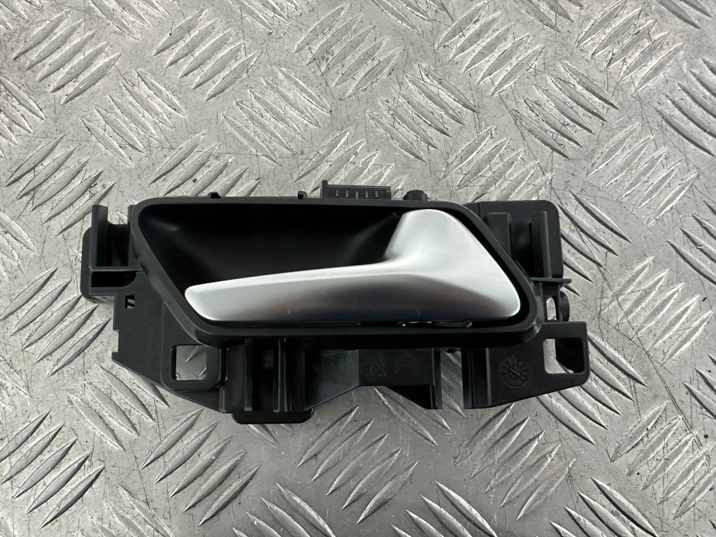 фото №1, Opel astra l ручка внутренняя дверь правая 9817544677